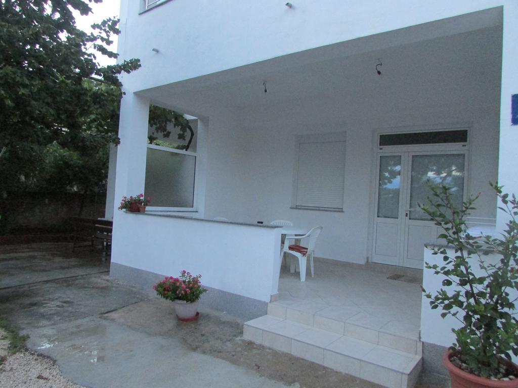 Apartmani I Sobe Grga Starigrad Paklenica Zimmer foto