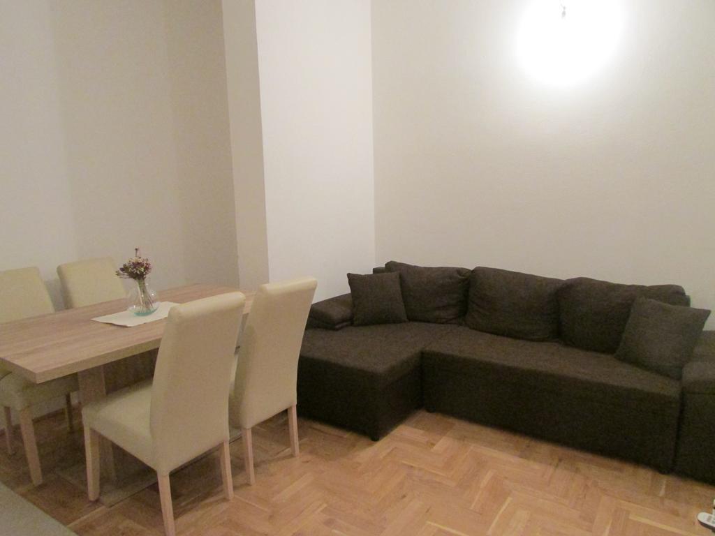 Apartmani I Sobe Grga Starigrad Paklenica Zimmer foto