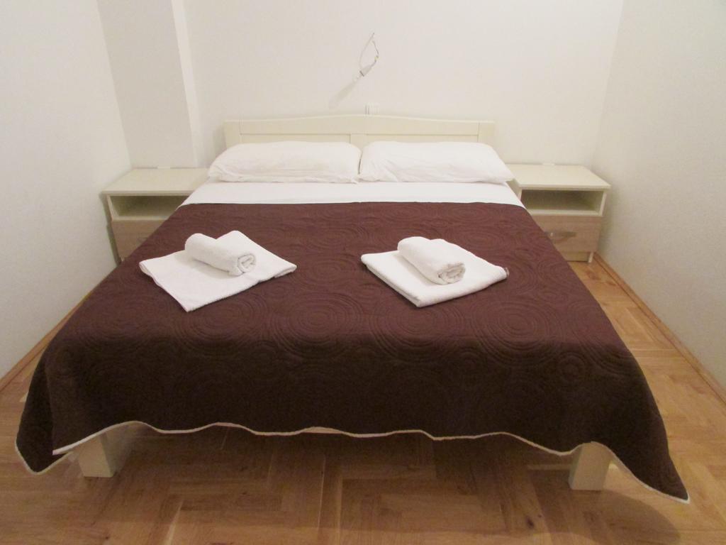 Apartmani I Sobe Grga Starigrad Paklenica Zimmer foto