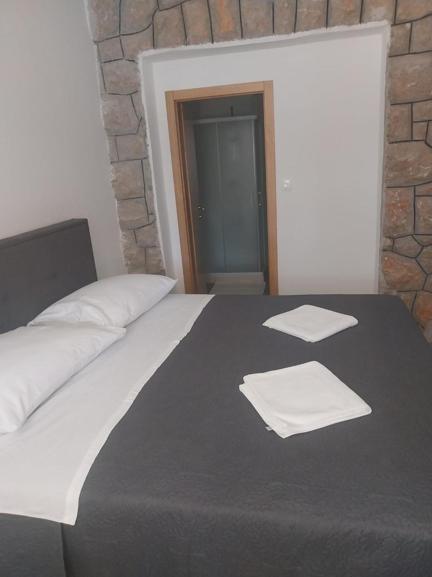 Apartmani I Sobe Grga Starigrad Paklenica Exterior foto