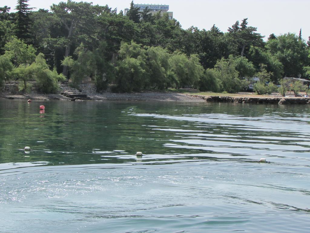 Apartmani I Sobe Grga Starigrad Paklenica Exterior foto